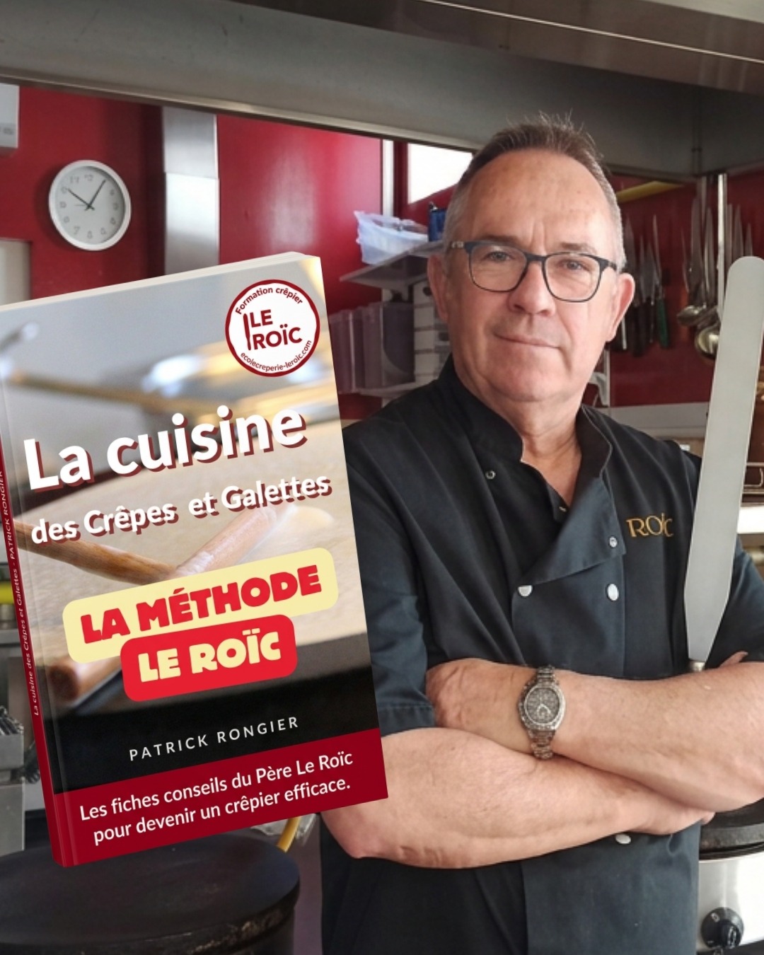Patrick Rongier dans son atelier avec le livre La cuisine des crêpes et galettes, La Méthode Le Roïc